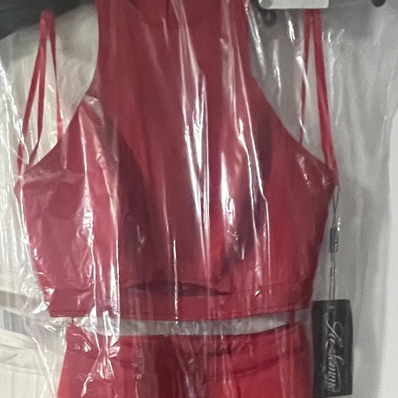 La Femme Dresses & Skirts - La femme size 2